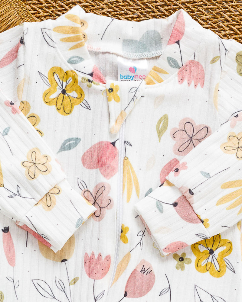Macacão Bebê Canelado Branco Estampado Flores