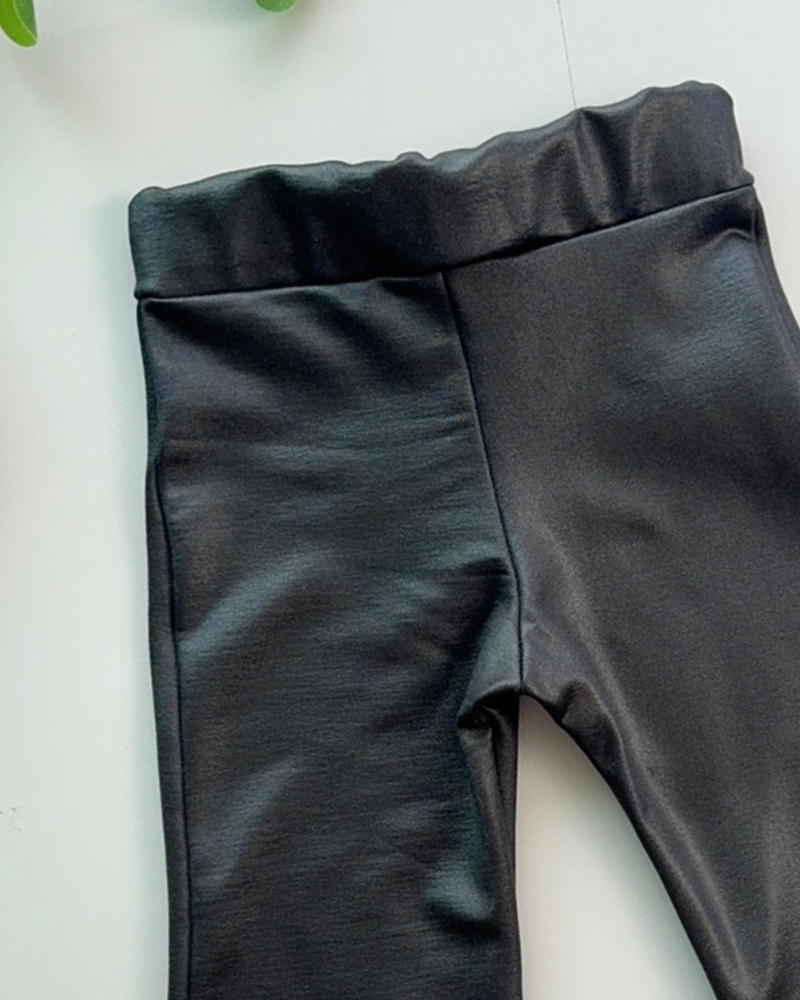 Calça Flare Bebê Cirrê Peluciado Preto