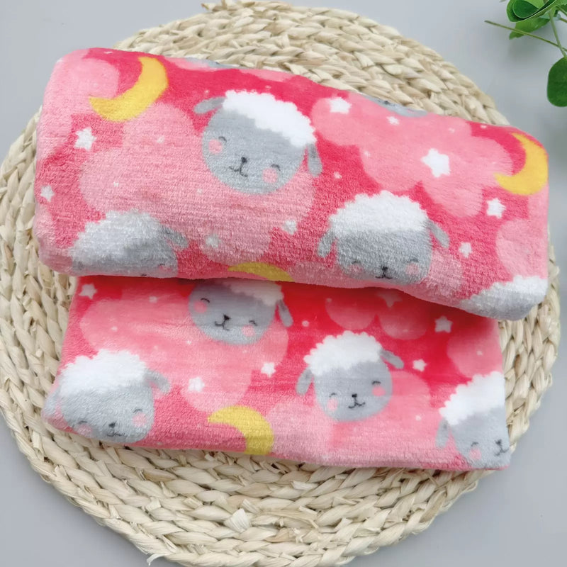Manta para Bebê  Fleece cor Goiaba Estampado Carneirinho
