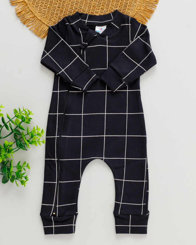 Macacão Bebê Suedine Preto Estampado Quadriculado